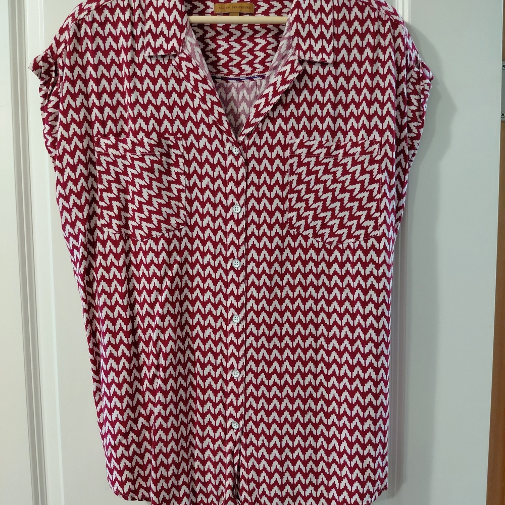 JACHS Girlfriend Red and White Chevron Button-Up Blouse